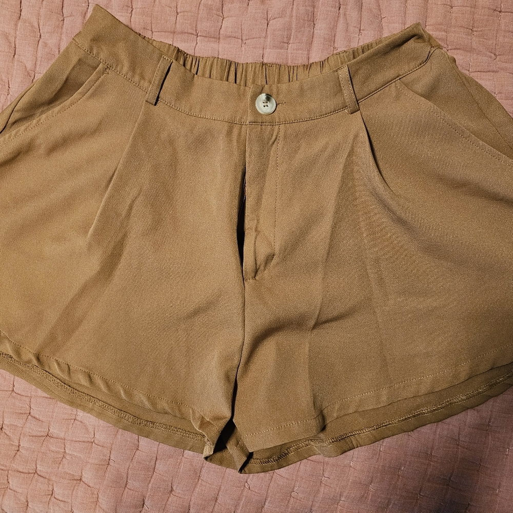 Tulip style Shorts Size L